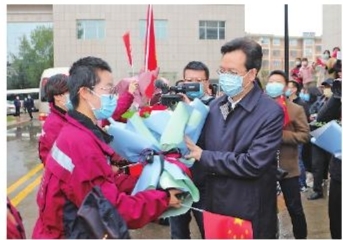 慶陽市第二、三批支援湖北醫(yī)療隊12名隊員凱旋