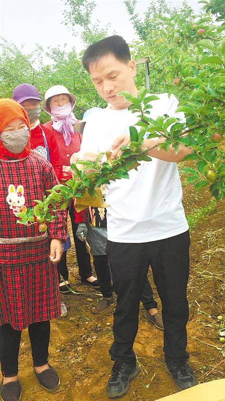 【走向我們的小康生活】白福民，為家鄉(xiāng)人搭起“致富橋”