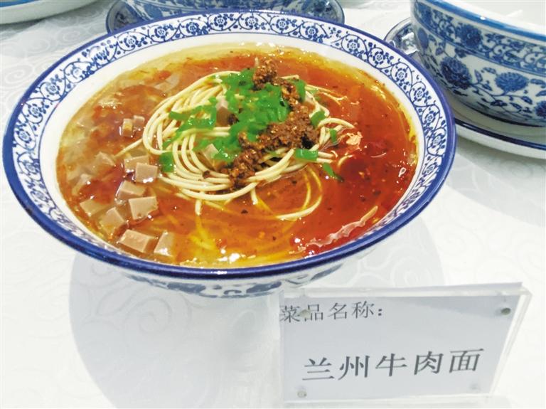 品香茗吃美食 還能K歌跳舞 “環(huán)西部火車(chē)游”專(zhuān)列爽得很！