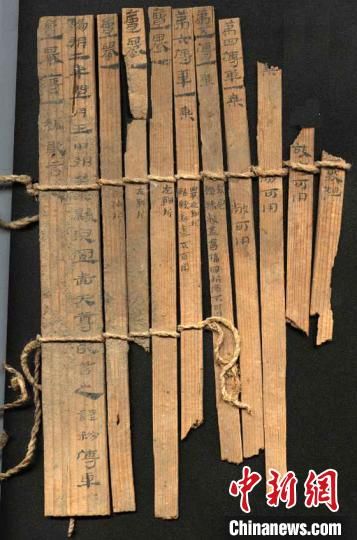 圖為藏于敦煌博物館內(nèi)的漢代簡牘。敦煌市委宣傳部供圖