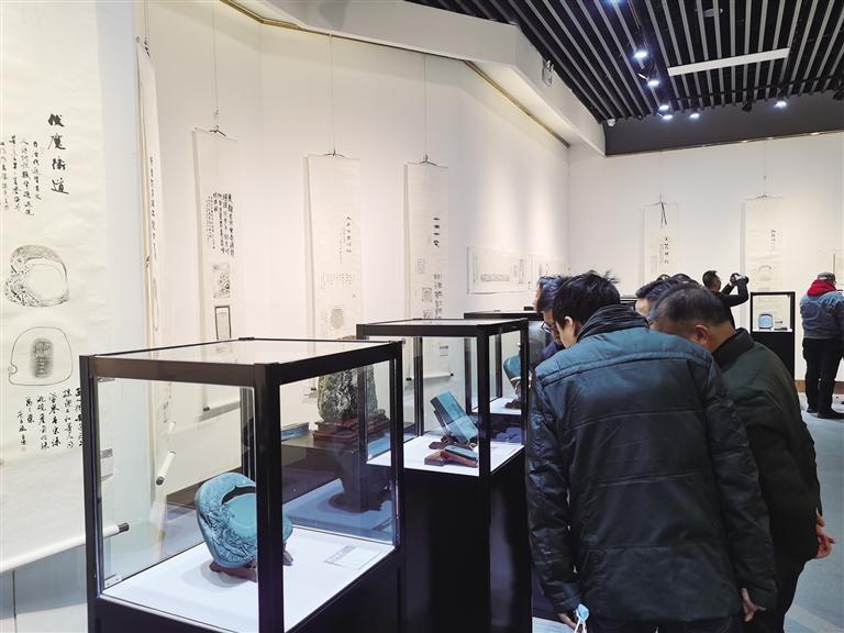 “非遺精品洮硯傳拓題跋藝術(shù)展”開展 洮硯雕刻、傳拓、拓片題跋集中亮相甘肅藝術(shù)館