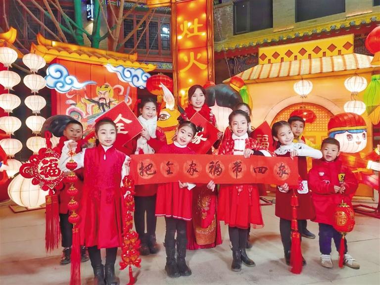 中共蘭州市委宣傳部出品 原創(chuàng)音樂電視《全家?！?向全市人民拜年！