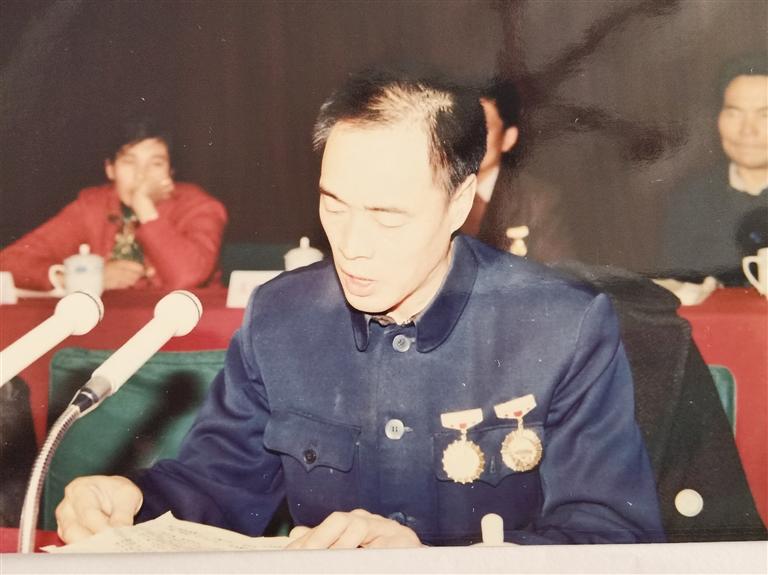 尋訪百名先鋒黨員  他用13年的時(shí)間完成28年的工作量——記“刀具大王”、全國勞模、蘭州通用機(jī)器廠工人技師蘆聚才