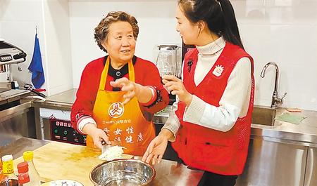 居家養(yǎng)老托起幸?！跋﹃柤t”——甘肅建設(shè)多元養(yǎng)老服務(wù)體系讓老年人安度晚年