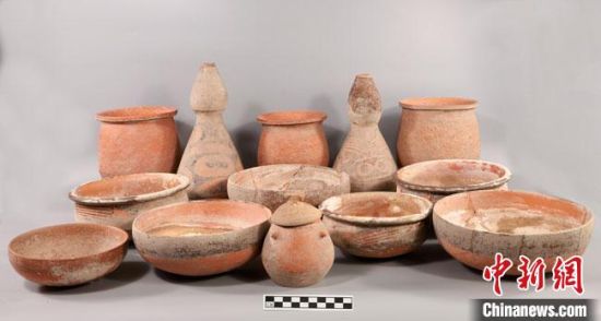 圖為圪垯川遺址出土的器物組合。(資料圖) 甘肅省文物局供圖