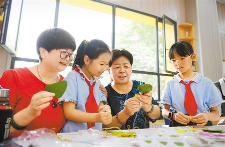 蘭州新區(qū)推進(jìn)“雙減”政策落地非寄宿制中小學(xué)不得在校內(nèi)設(shè)置食品小賣部、超市