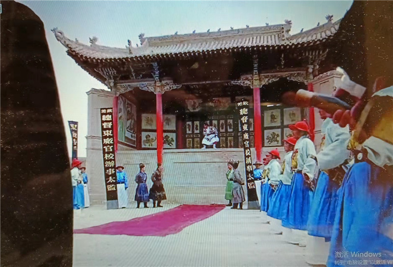 電影《新龍門客?！菲^之關(guān)城清代戲臺特寫