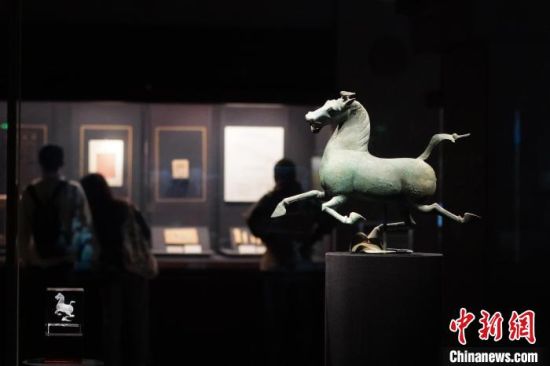 甘肅省博物館展出的“銅奔馬”。