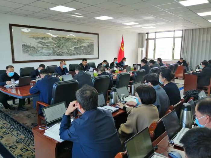 10月17日，金昌市紀(jì)委召開常委會(huì)（擴(kuò)大）會(huì)議，專題學(xué)習(xí)交流習(xí)近平總書記代表第十九屆中央委員會(huì)向黨的二十大所作的報(bào)告，研究學(xué)習(xí)宣傳貫徹落實(shí)工作。.jpg