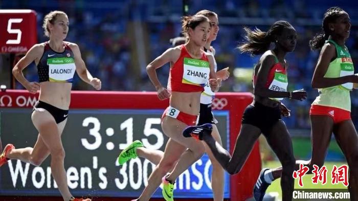 2016年8月，中國選手張新艷參加里約奧運(yùn)會(huì)田徑女子3000米障礙賽預(yù)賽。(資料圖) 受訪者供圖