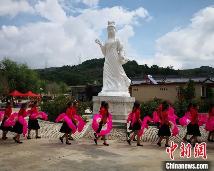 甘肅省西和縣乞巧節(jié)活動。殷春永 攝