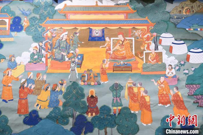 8月20日，在蘭州市博物館展出的大型歷史題材卷軸唐卡“涼州會(huì)盟”。　戴文昌 攝