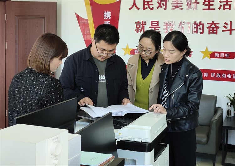 徽縣紀(jì)檢監(jiān)察系統(tǒng)組成3個(gè)片區(qū)協(xié)作交叉檢查組深入各鄉(xiāng)鎮(zhèn)督查惠民惠農(nóng)政策落實(shí)、村集體“三資”規(guī)范管理等工作.jpg