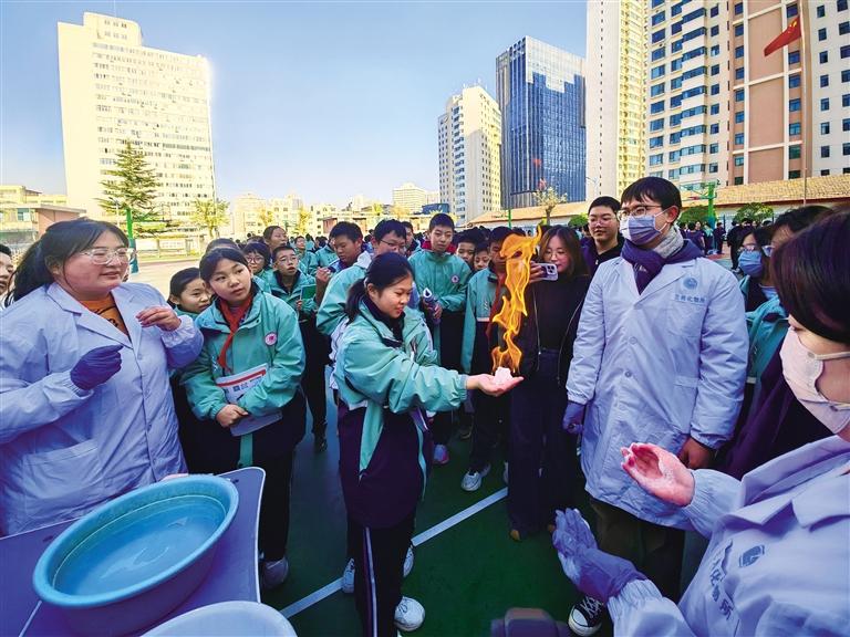 中國科學院科普活動走進蘭州第八中學